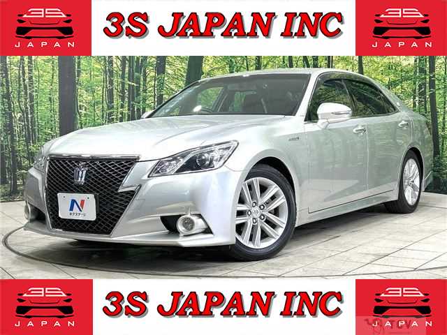 2013 Toyota Crown Hybrid