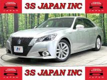2013 Toyota Crown Hybrid