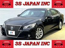 2013 Toyota Crown Hybrid