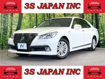 2013 Toyota Crown Hybrid