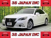 2013 Toyota Crown Hybrid