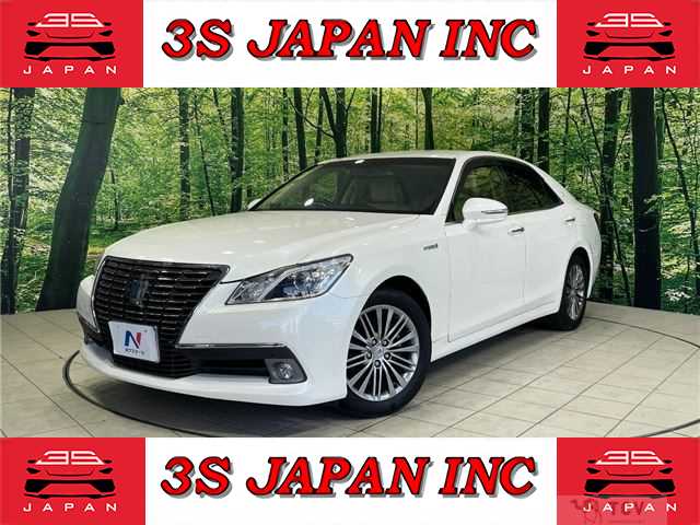 2013 Toyota Crown Hybrid