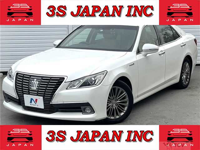 2013 Toyota Crown Hybrid