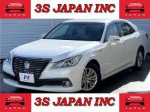 2013 Toyota Crown Hybrid
