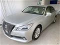 2013 Toyota Crown Hybrid