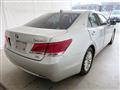 2013 Toyota Crown Hybrid