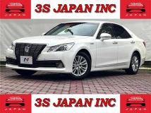 2013 Toyota Crown Hybrid