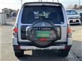 2006 Mitsubishi Pajero