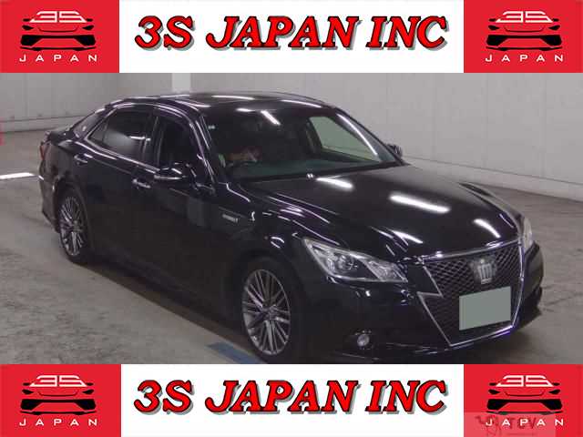2013 Toyota Crown Hybrid