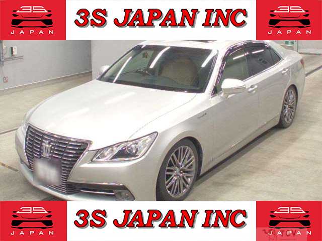 2013 Toyota Crown Hybrid