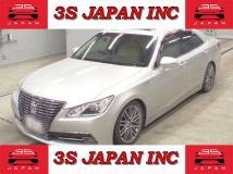 2013 Toyota Crown Hybrid