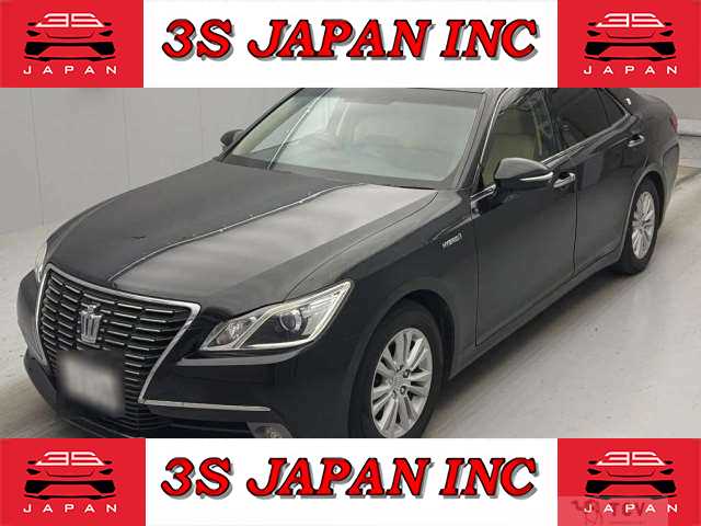 2013 Toyota Crown Hybrid
