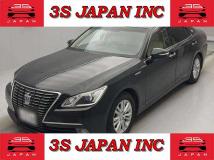 2013 Toyota Crown Hybrid