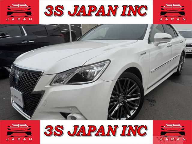 2013 Toyota Crown Hybrid