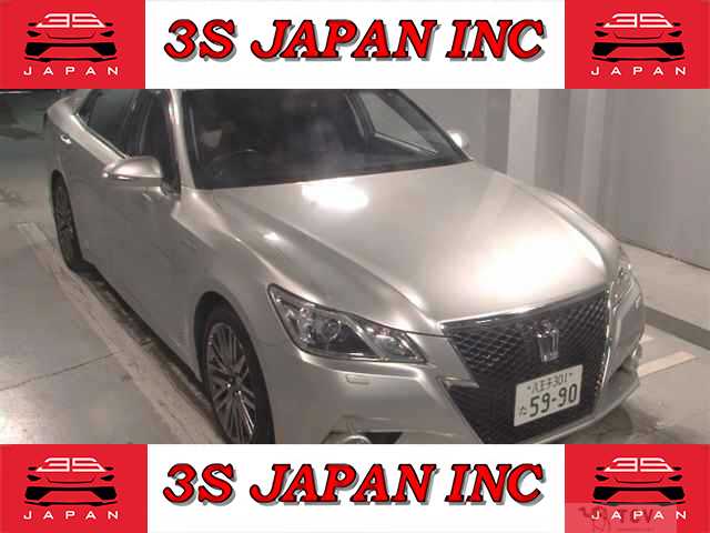 2014 Toyota Crown Hybrid