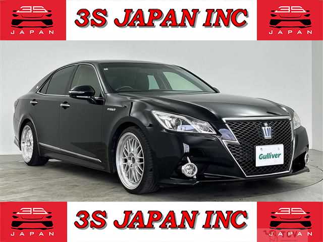 2013 Toyota Crown Hybrid