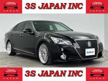 2013 Toyota Crown Hybrid