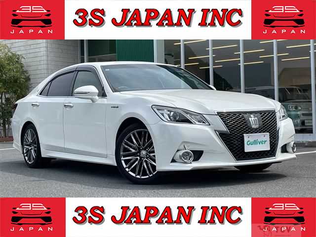 2013 Toyota Crown Hybrid