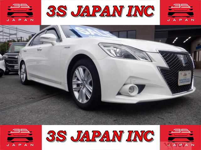2014 Toyota Crown Hybrid
