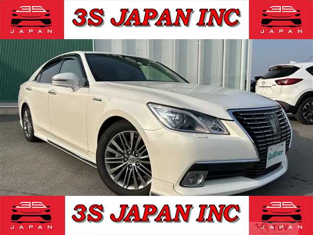 2013 Toyota Crown Hybrid
