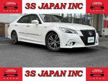 2013 Toyota Crown Hybrid