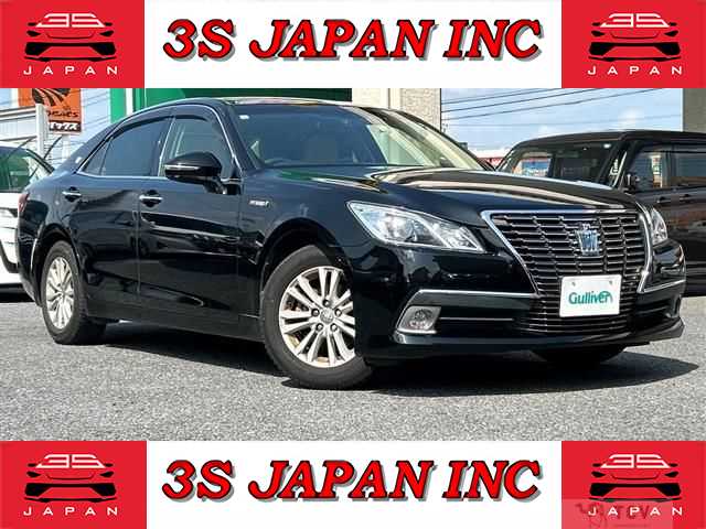 2013 Toyota Crown Hybrid