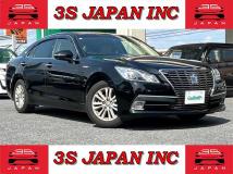 2013 Toyota Crown Hybrid