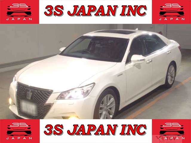 2014 Toyota Crown Hybrid