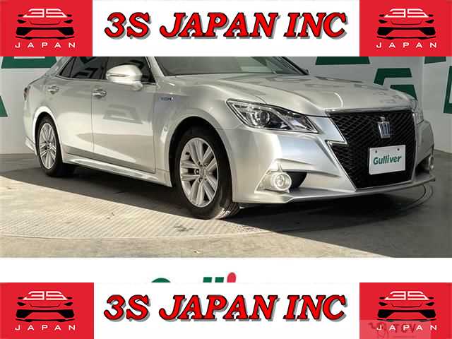 2013 Toyota Crown Hybrid