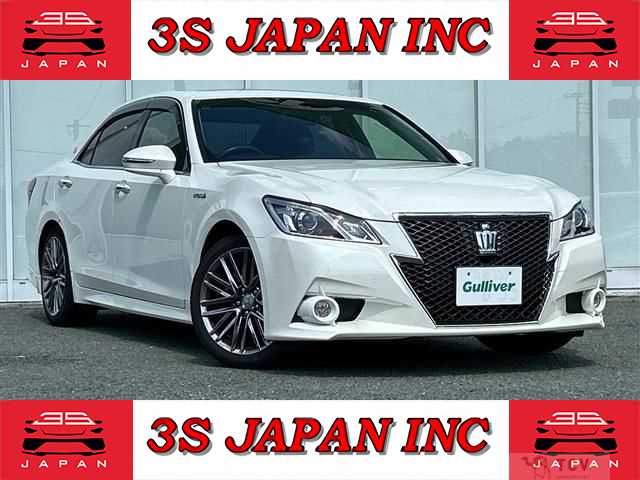 2013 Toyota Crown Hybrid