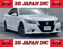2014 Toyota Crown Hybrid