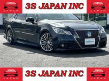 2013 Toyota Crown Hybrid
