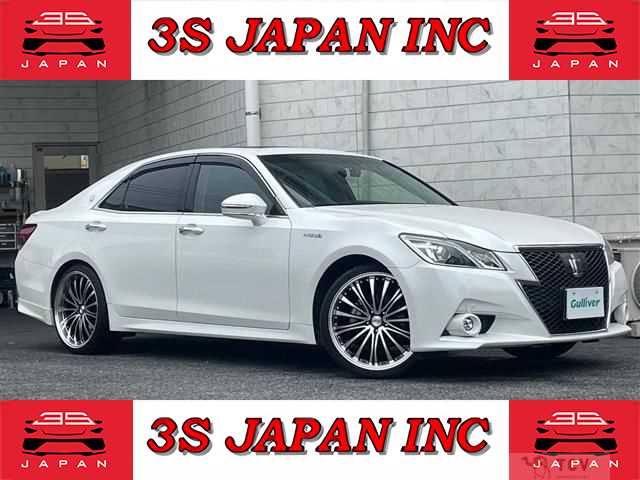 2014 Toyota Crown Hybrid
