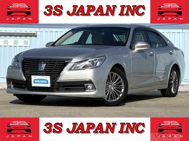 2013 Toyota Crown Hybrid