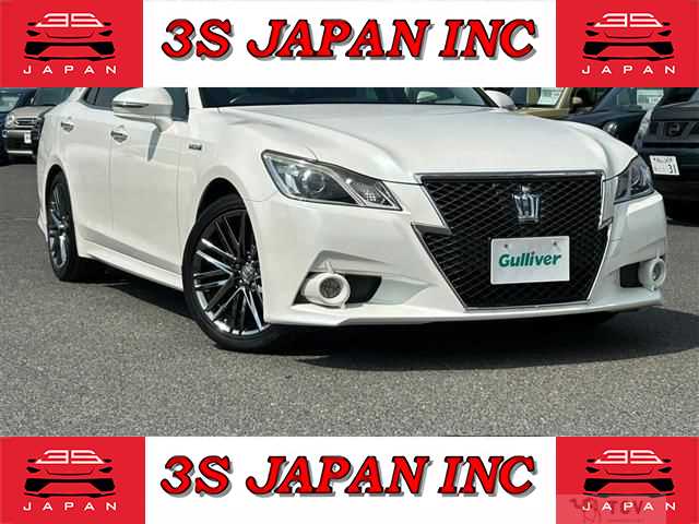 2013 Toyota Crown Hybrid