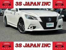 2013 Toyota Crown Hybrid
