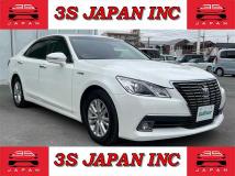 2013 Toyota Crown Hybrid