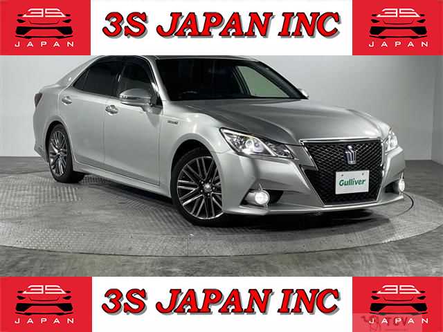 2013 Toyota Crown Hybrid