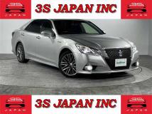 2013 Toyota Crown Hybrid