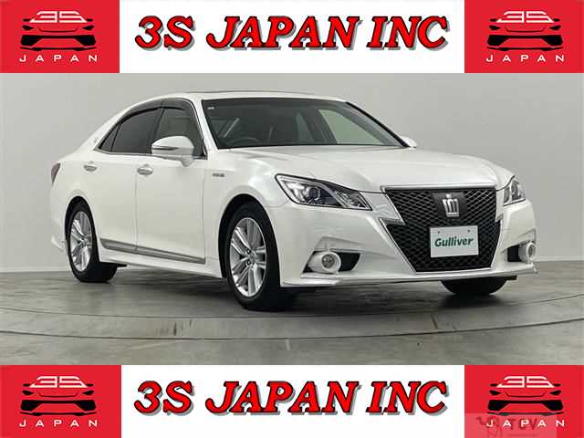 2013 Toyota Crown Hybrid