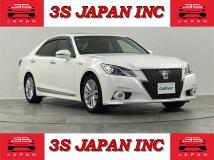 2013 Toyota Crown Hybrid