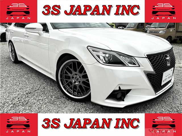 2013 Toyota Crown Hybrid