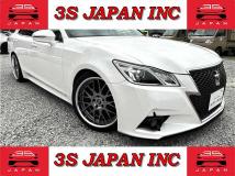 2013 Toyota Crown Hybrid