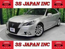 2013 Toyota Crown Hybrid