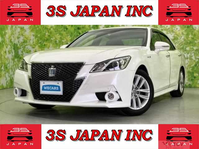 2013 Toyota Crown Hybrid