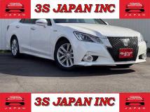 2013 Toyota Crown Hybrid