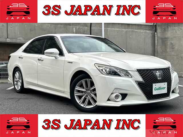 2014 Toyota Crown Hybrid