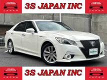 2014 Toyota Crown Hybrid