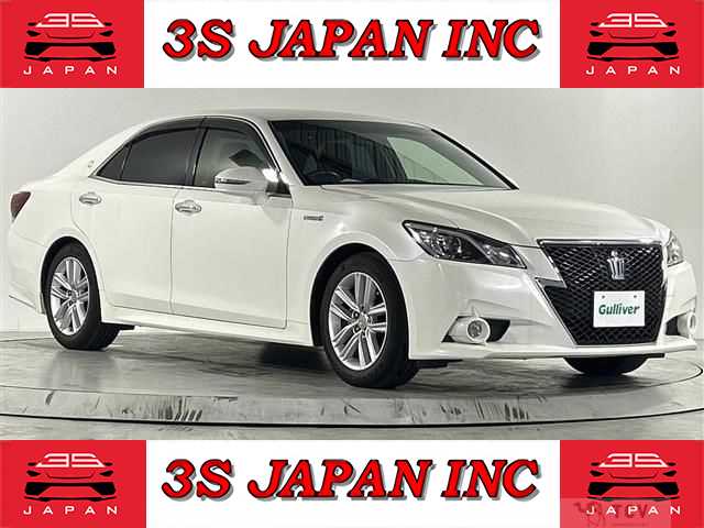 2013 Toyota Crown Hybrid