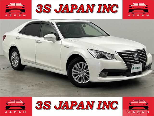 2013 Toyota Crown Hybrid